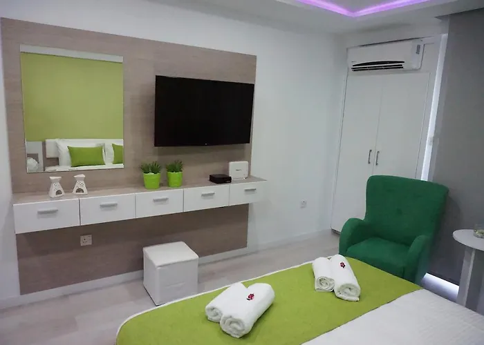 Lazuli Sea View-beachfront Ap 405 公寓