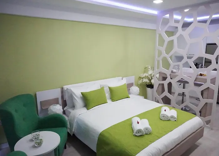 Lazuli Sea View-beachfront Ap 405 拉纳卡